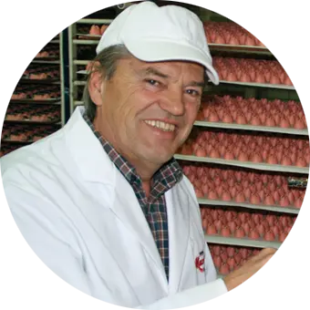 Bild von Gerd Zuber in der Marzipanproduktion