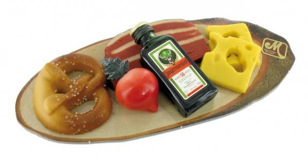 Schinkenbrett mit Schnaps