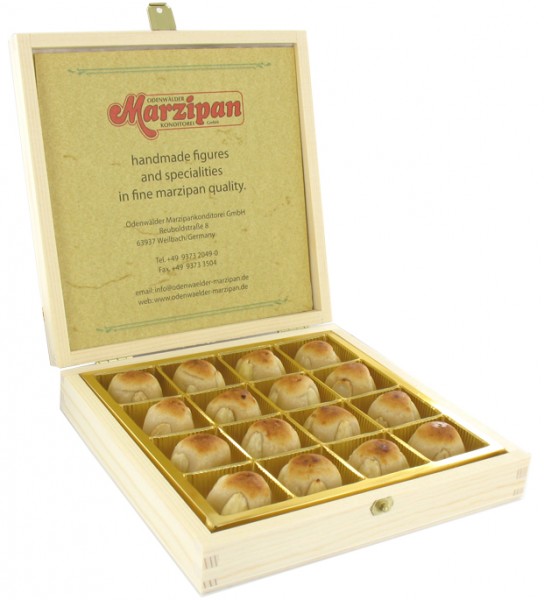 "Bethmännchen" in a wooden box